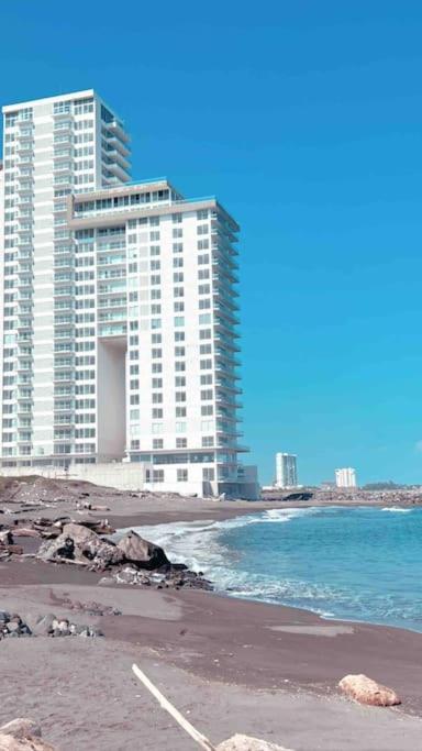 Mar Del Rio - Torre Peninsula - Playa Privada Apartment Conchal Екстериор снимка